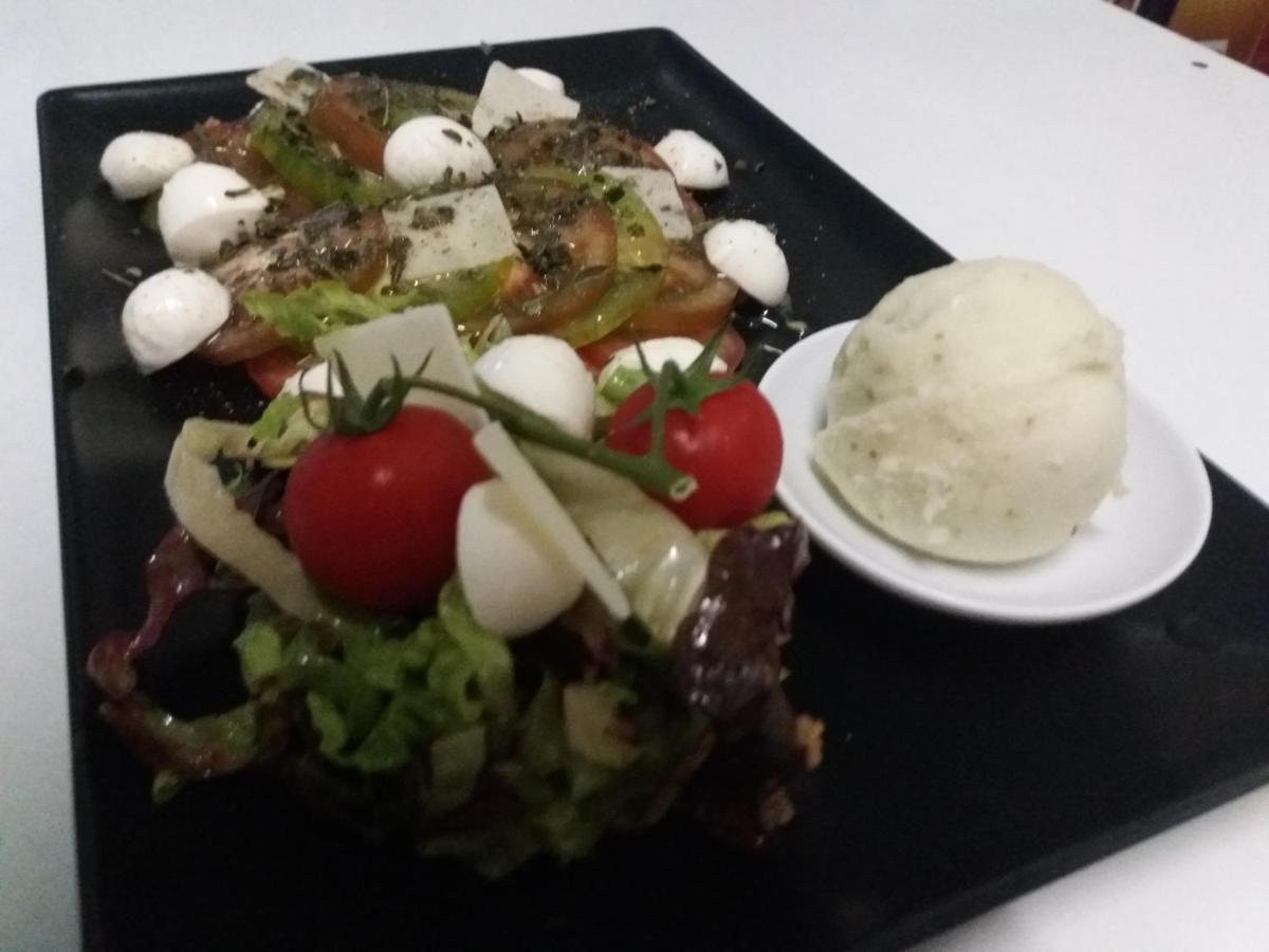 Clelles Hotel Restaurant Le Traineau מראה חיצוני תמונה
