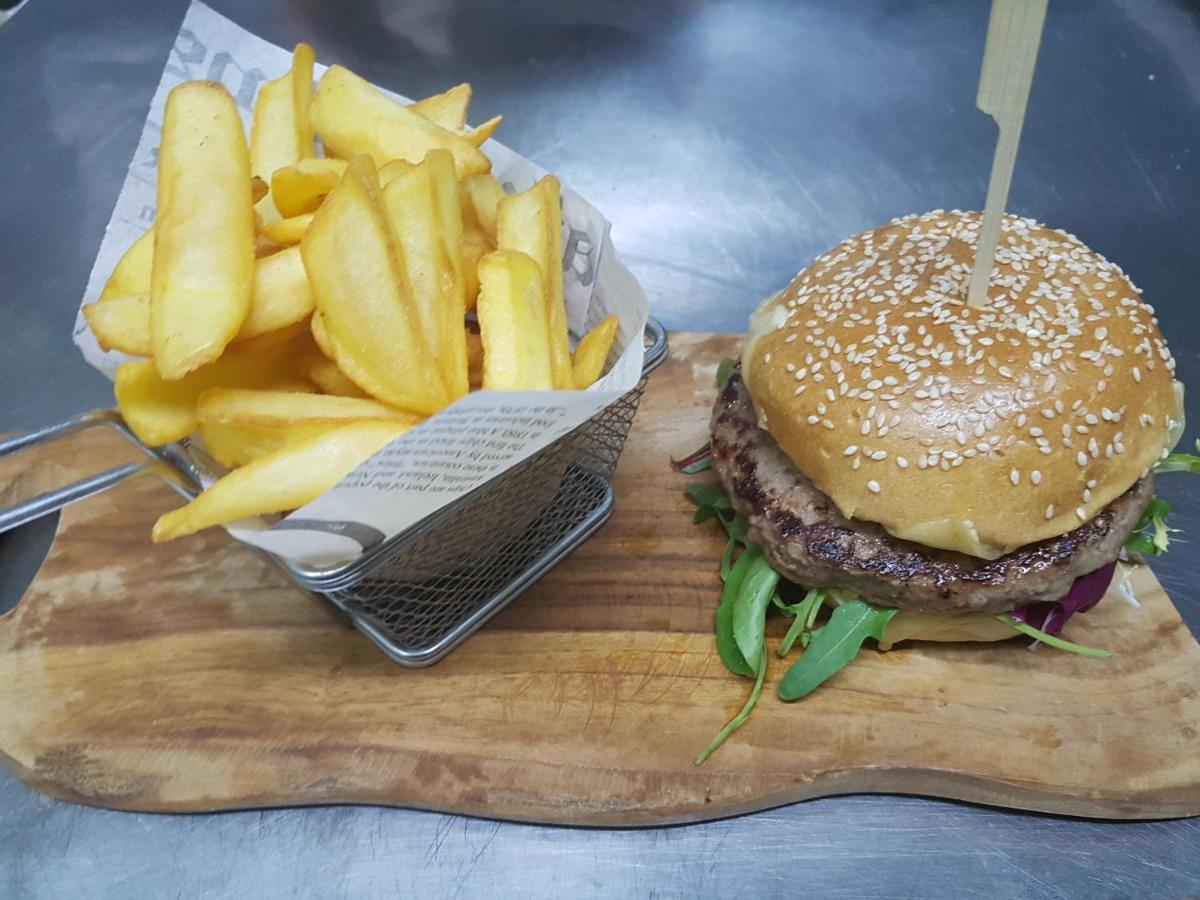Clelles Hotel Restaurant Le Traineau מראה חיצוני תמונה